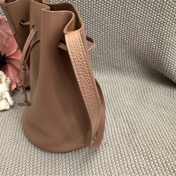 MANSUR GAVRIEL Biscotti Tan Drawstring Champagne Bucket Bag Purse - Picture 7 of 15